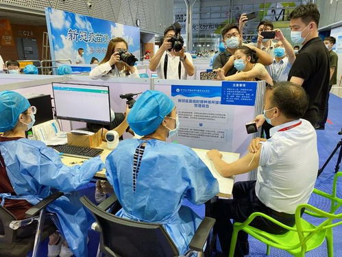 可維克首針儀式,杜偉民第一個接種
